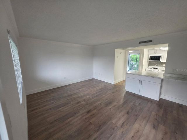 139 OYSTER BAY CIRCLE 300, Altamonte Springs, FL 32701