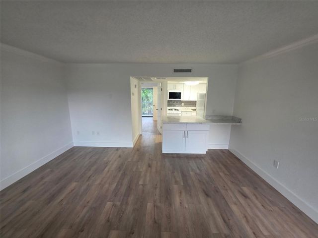 139 OYSTER BAY CIRCLE 300, Altamonte Springs, FL 32701