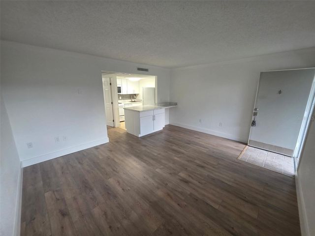139 OYSTER BAY CIRCLE 300, Altamonte Springs, FL 32701