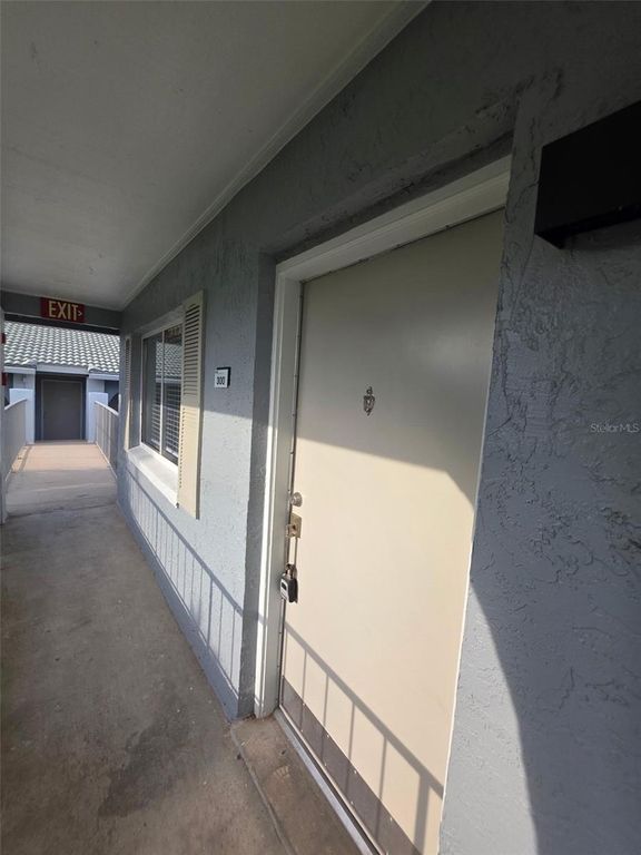 139 OYSTER BAY CIRCLE 300, Altamonte Springs, FL 32701