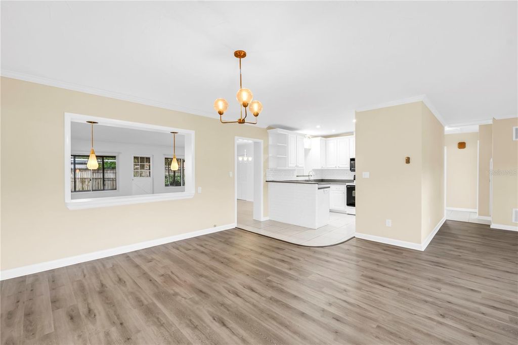 Image 14 of property listing at 6623 16TH STREET N, St Petersburg, FL 33704