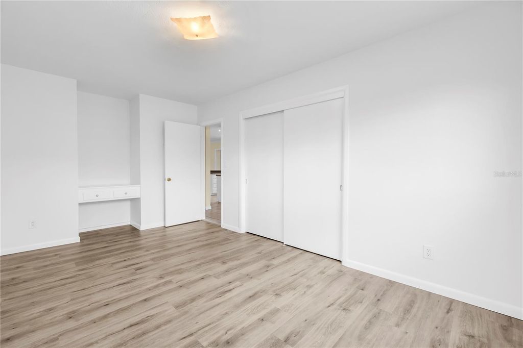 Image 35 of property listing at 6623 16TH STREET N, St Petersburg, FL 33704