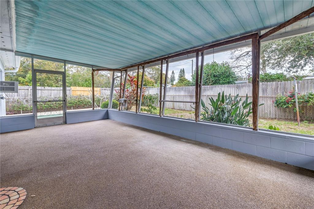 Image 44 of property listing at 6623 16TH STREET N, St Petersburg, FL 33704