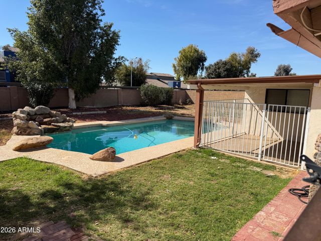 6815 W Carol Avenue, Peoria, AZ 85345