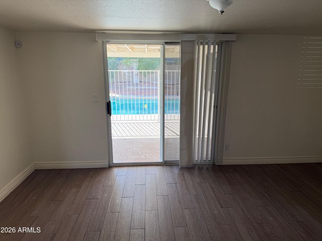 6815 W Carol Avenue, Peoria, AZ 85345