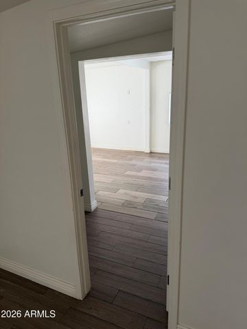 6815 W Carol Avenue, Peoria, AZ 85345