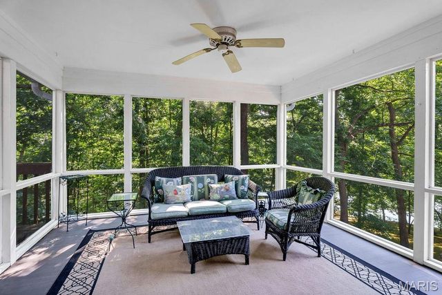 2344 Camberwell Drive, Des Peres, MO 63131