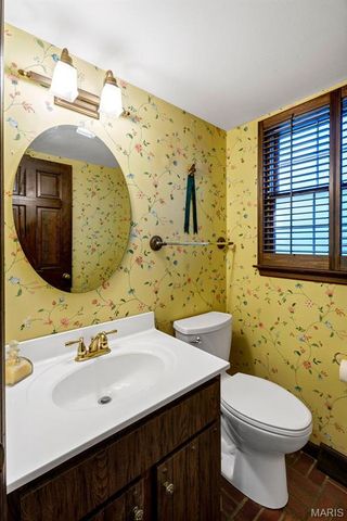 2344 Camberwell Drive, Des Peres, MO 63131