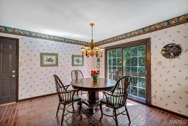 2344 Camberwell Drive, Des Peres, MO 63131