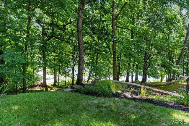 2344 Camberwell Drive, Des Peres, MO 63131