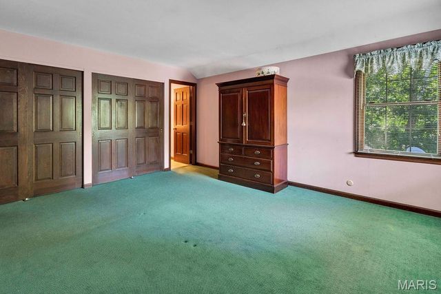 2344 Camberwell Drive, Des Peres, MO 63131