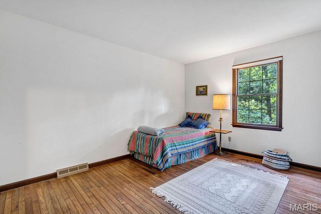 2344 Camberwell Drive, Des Peres, MO 63131