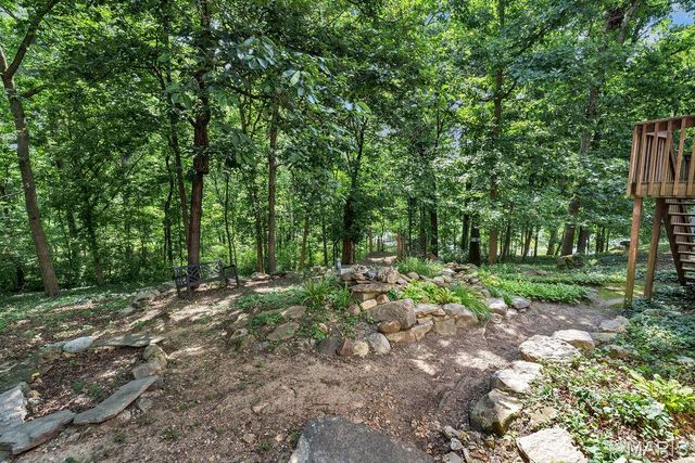 2344 Camberwell Drive, Des Peres, MO 63131
