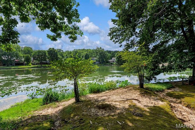 2344 Camberwell Drive, Des Peres, MO 63131