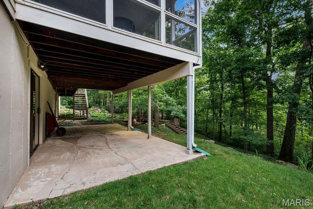 2344 Camberwell Drive, Des Peres, MO 63131