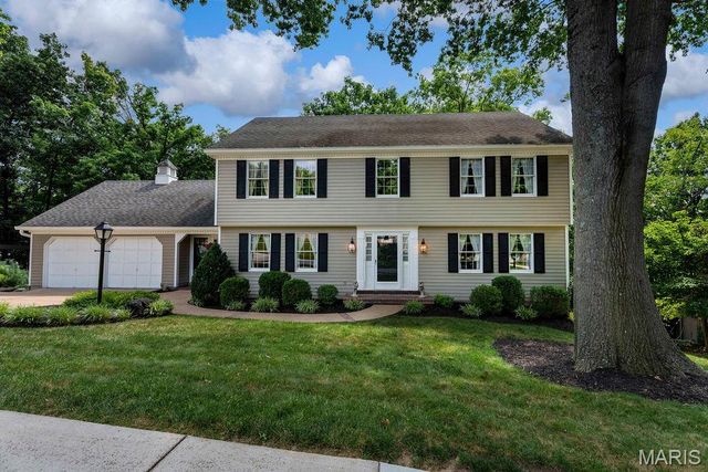 2344 Camberwell Drive, Des Peres, MO 63131