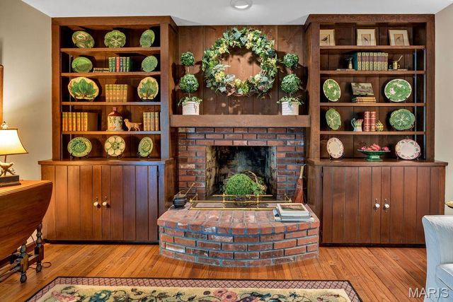 2344 Camberwell Drive, Des Peres, MO 63131