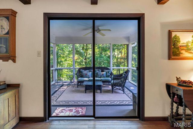2344 Camberwell Drive, Des Peres, MO 63131