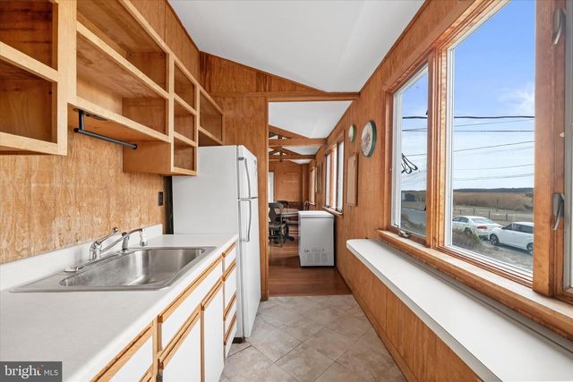 201 S SANDPIPER DR, Dover, DE 19901