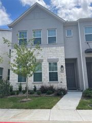 9920 Hennings Street, Irving, TX 75063