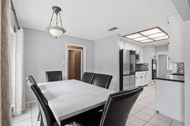 5909 Mission Ridge Drive, Arlington, TX 76016