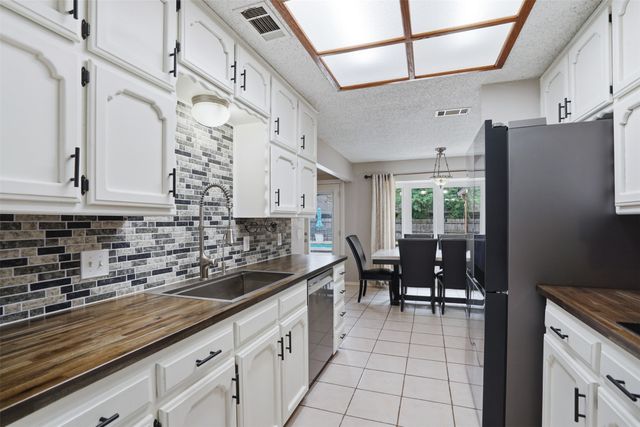 5909 Mission Ridge Drive, Arlington, TX 76016