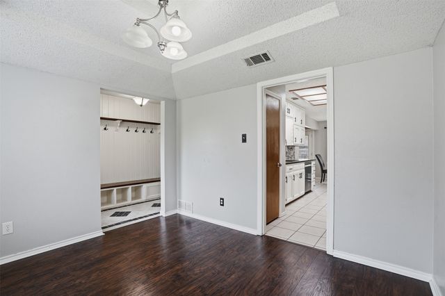 5909 Mission Ridge Drive, Arlington, TX 76016