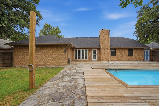 5909 Mission Ridge Drive, Arlington, TX 76016