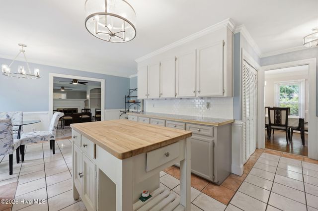 300 King George Road, Greenville, NC 27858