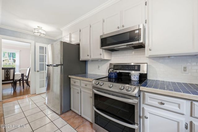 300 King George Road, Greenville, NC 27858
