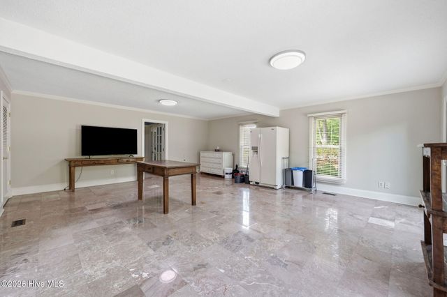 300 King George Road, Greenville, NC 27858