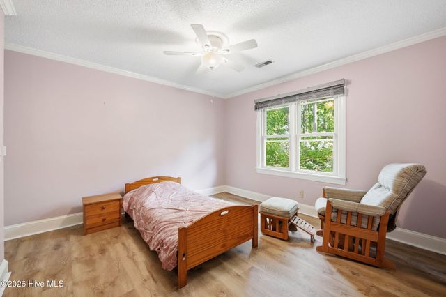 300 King George Road, Greenville, NC 27858