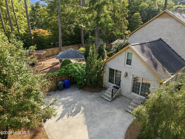 300 King George Road, Greenville, NC 27858