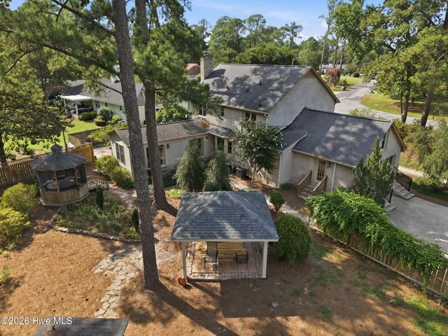 300 King George Road, Greenville, NC 27858