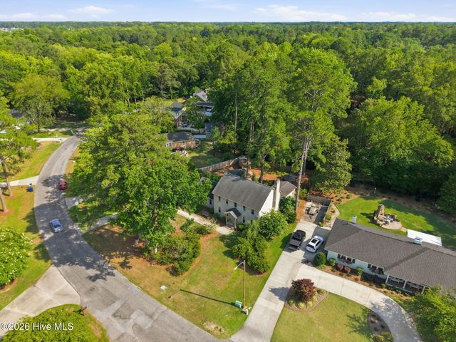 300 King George Road, Greenville, NC 27858