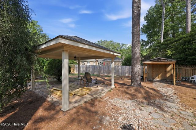 300 King George Road, Greenville, NC 27858