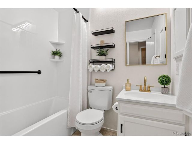 1811 S Quebec Way 196, Denver, CO 80231