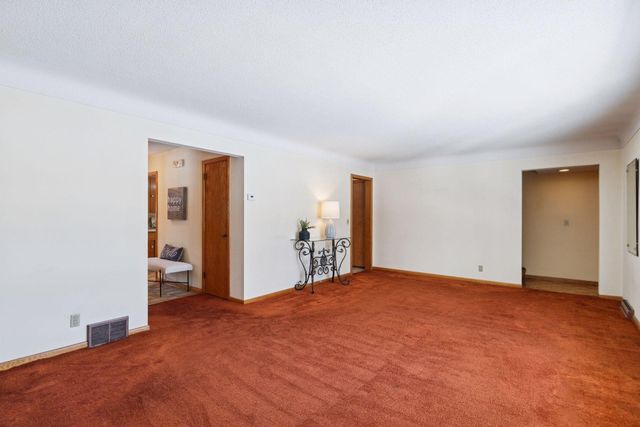 3925 Victoria Street, Minnetonka, MN 55345