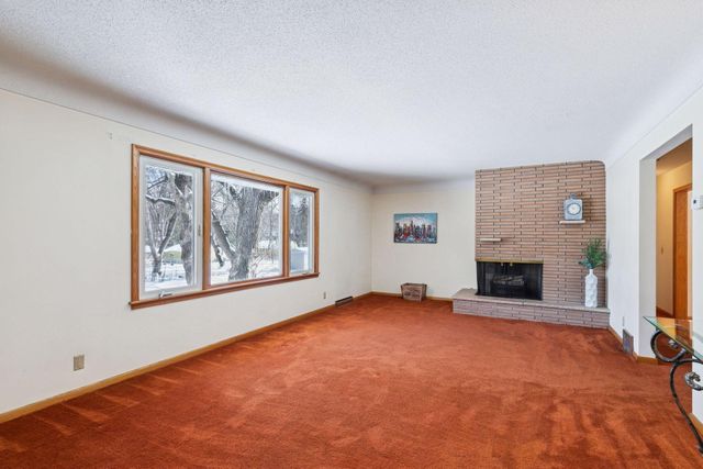 3925 Victoria Street, Minnetonka, MN 55345