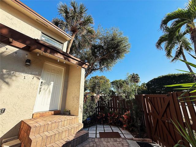 10231 Fontainebleau Blvd 203, Miami, FL 33172