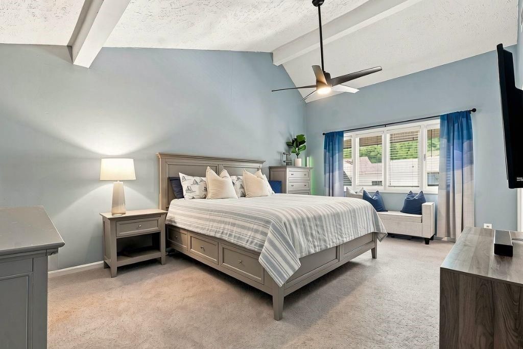 Image 12 of property listing at 3249 Clairmont North NE, Brookhaven, GA 30329