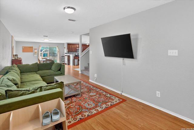 5322 harefield, San Antonio, TX 78228