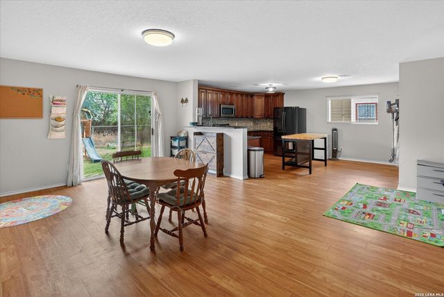 5322 harefield, San Antonio, TX 78228