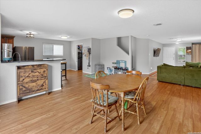 5322 harefield, San Antonio, TX 78228