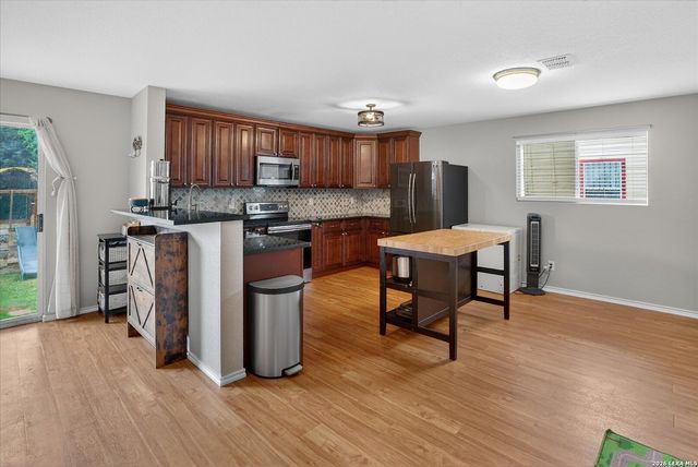 5322 harefield, San Antonio, TX 78228