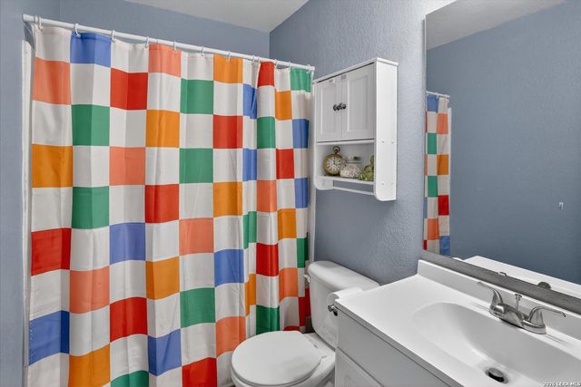 5322 harefield, San Antonio, TX 78228