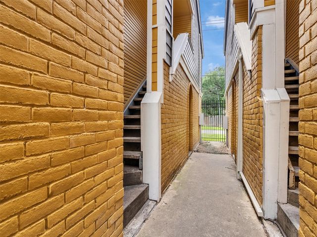 12658 Ashford Meadow Drive D, Houston, TX 77082