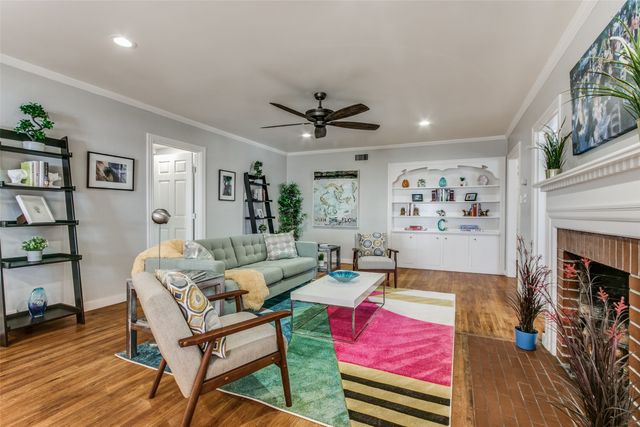 2010 N Locust Street, Denton, TX 76209