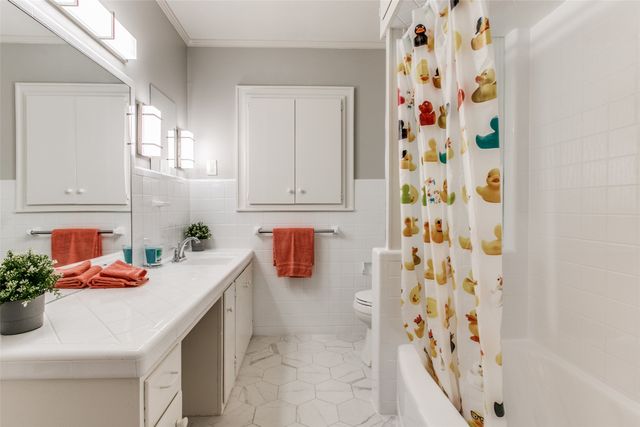 2010 N Locust Street, Denton, TX 76209