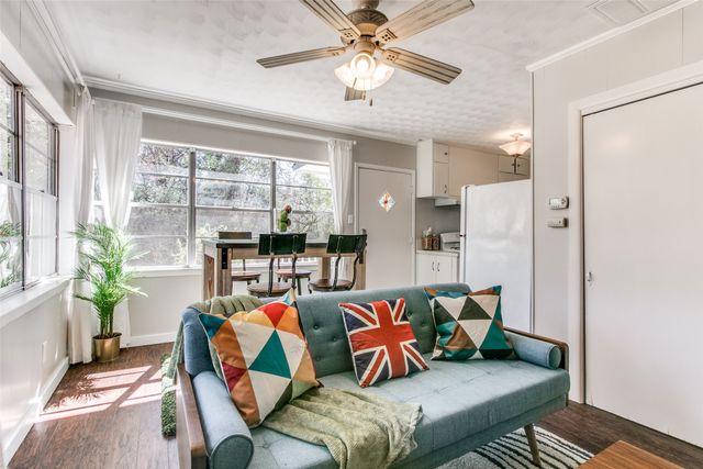 2010 N Locust Street, Denton, TX 76209